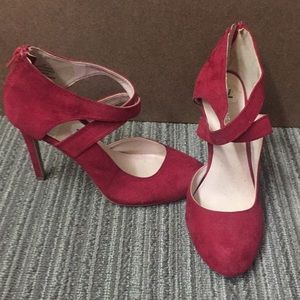 Nine West red pumps